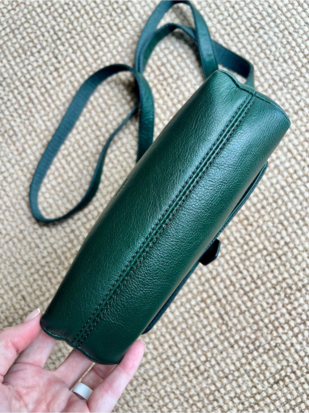 💚 Fossil Green Leather Suede Flap Crossbody Bag Brass Key Charm Adjustable Strap - Picture 3 of 10